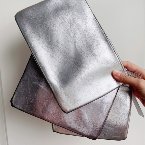 Elizabeth Arden Makeup Bag Set - Picture 3 of 4